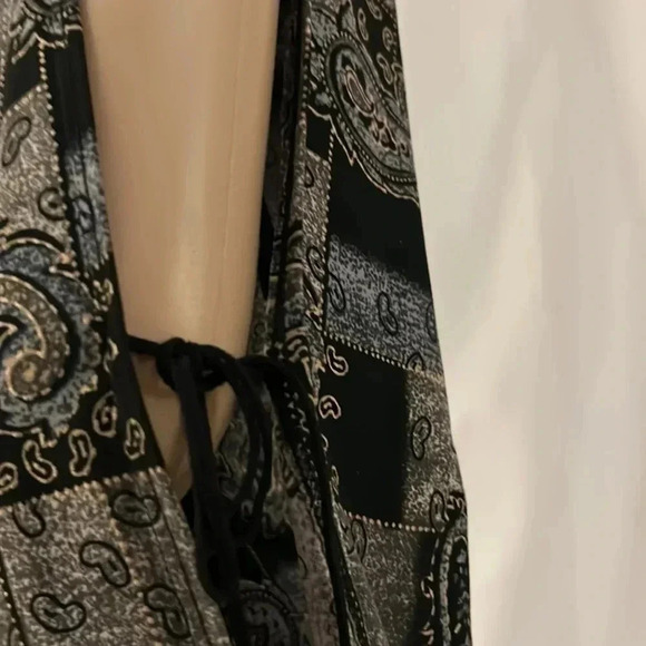 Vtg,open bell sleeve top,some velvet,paisley,XS, surplice,fairygoth,boho,ties.EC - Picture 15 of 15